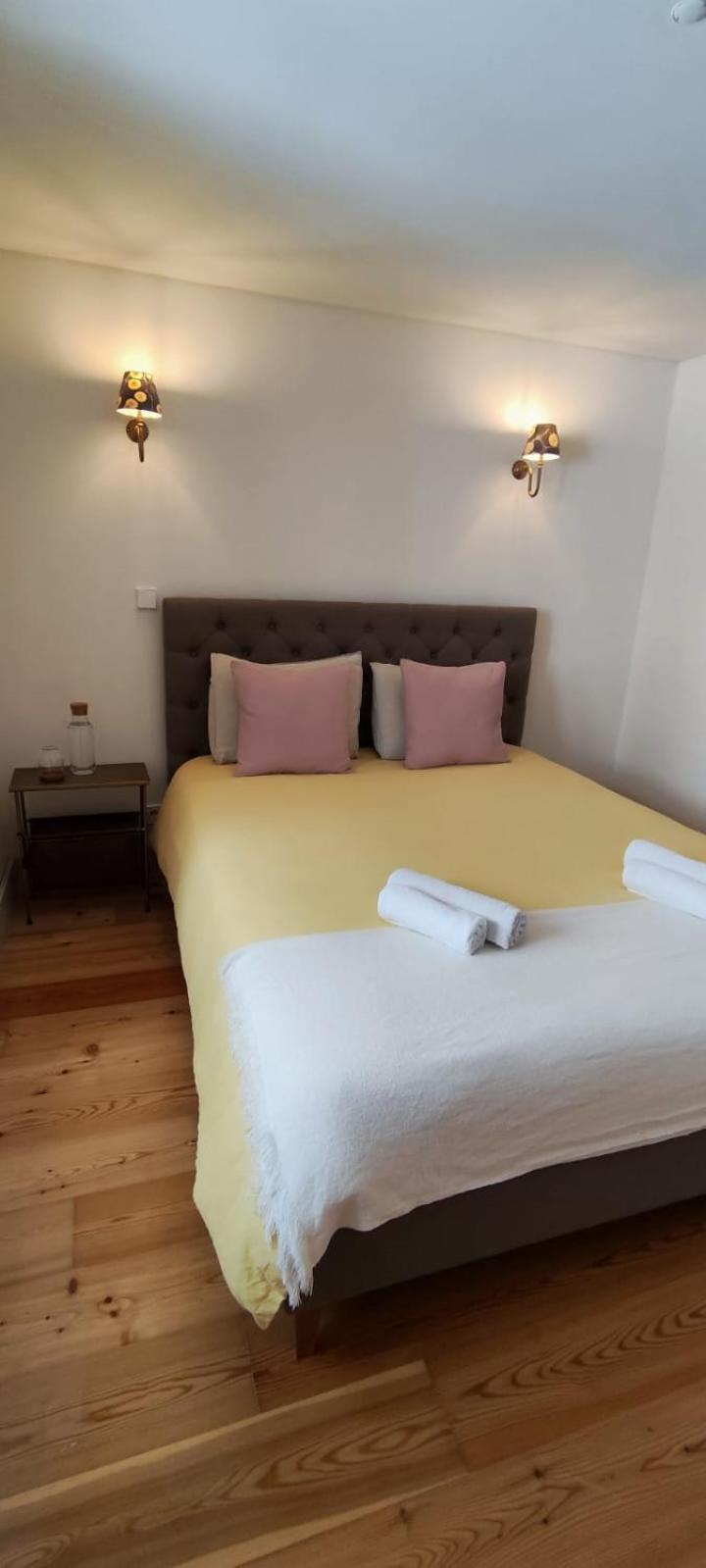 Double Room With Private Wc In Shared House In Downtown Лісабон Екстер'єр фото